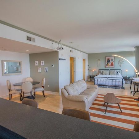דה מוין Designer Downtown Condo Suite - Splendid View מראה חיצוני תמונה