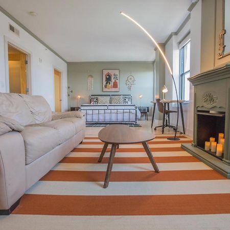 דה מוין Designer Downtown Condo Suite - Splendid View מראה חיצוני תמונה