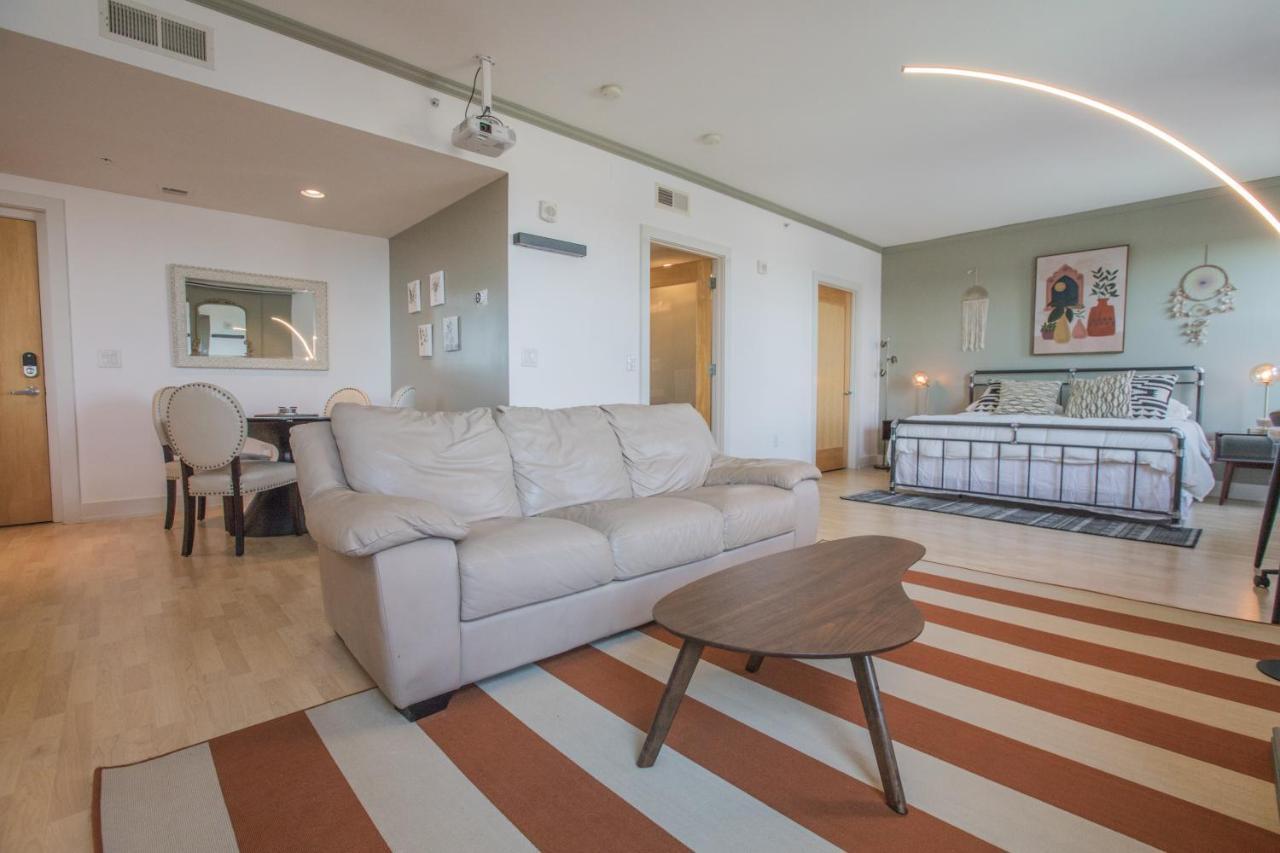 דה מוין Designer Downtown Condo Suite - Splendid View מראה חיצוני תמונה
