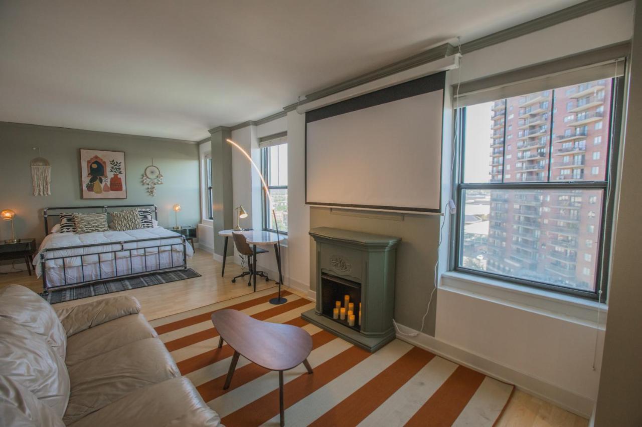 דה מוין Designer Downtown Condo Suite - Splendid View מראה חיצוני תמונה