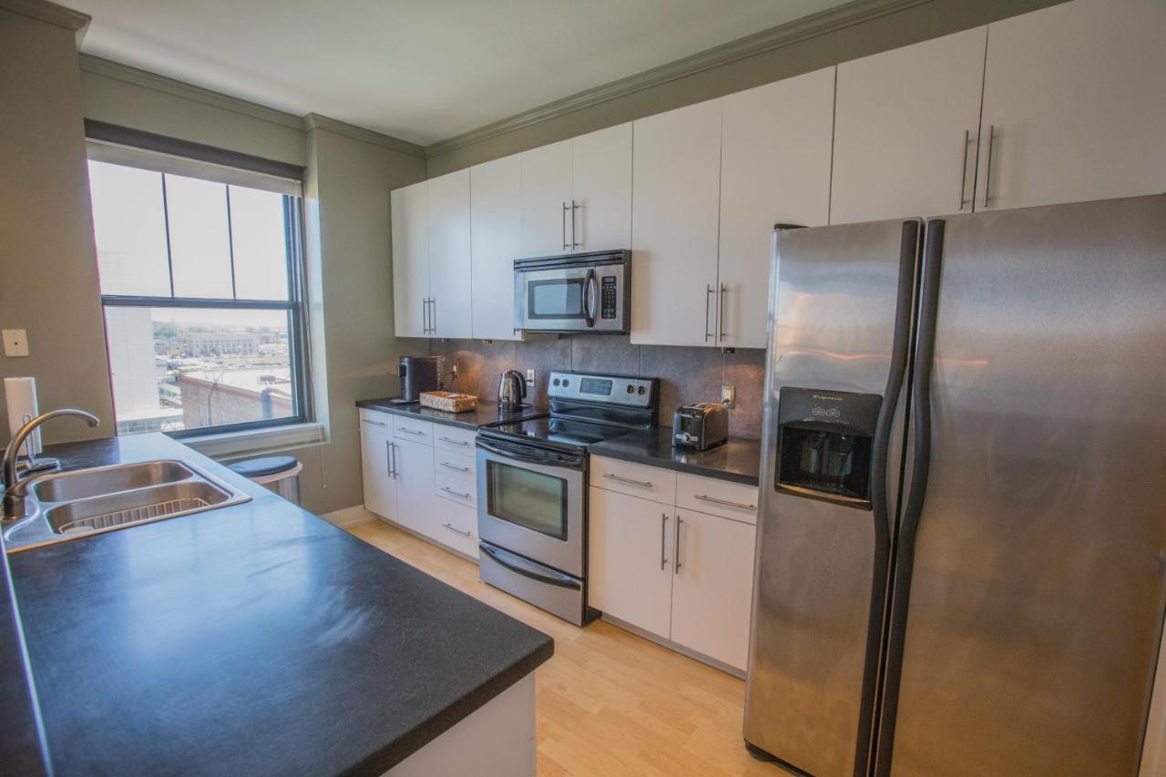 דה מוין Designer Downtown Condo Suite - Splendid View מראה חיצוני תמונה